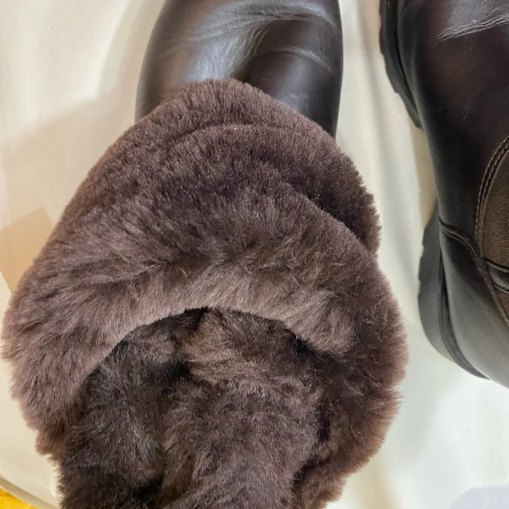 La Canadienne Shearling Boots - Cozy Waterproof Winter Boots Size 8